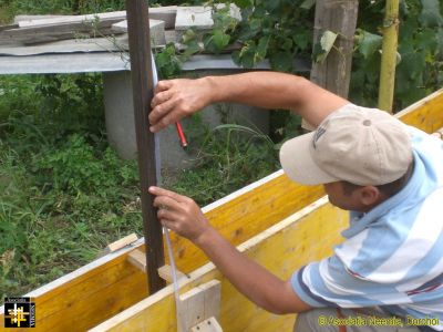Aurel checks the new fence
Keywords: Jul16;Casa.Neemia