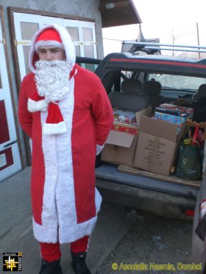 Santa loads a substitute sleigh
Keywords: dec16;jbox16