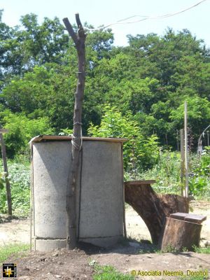 New Well at Iezer
Sponsorship from the UK has allowed the sinking of a new well for a family that did not previously have a secure supply.
Keywords: jun17;Fam-Iezer