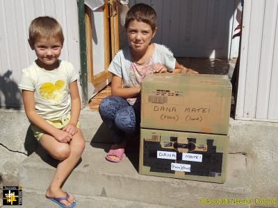 Dana' Daughters
Dana and her family regularly receive designated gift boxes from a supporter in the UK.
Keywords: Sep17