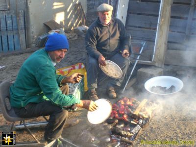 Preparing winter vegetables
Few rural families have the resources necessary to freeze vegetables in the western manner so they are often pickled after the skins have been burnt off.
Keywords: Sep17;pub1710o