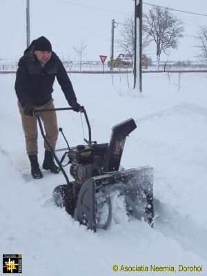 Carving A Passage
The snow blower in action
Keywords: feb18;Warehouses