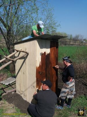 Beautifying the Outhouse
Cabinet built by Vlad Achitei with sponsorship from AN and ICWT.
Keywords: Apr18