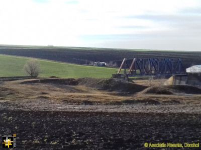 Countryside near Saveni
Keywords: Mar19;Scenery