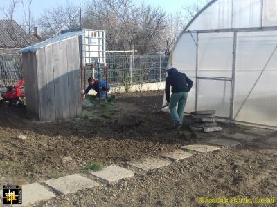 Garden Day - Finishing Touches
Keywords: Apr19;Casa.Neemia