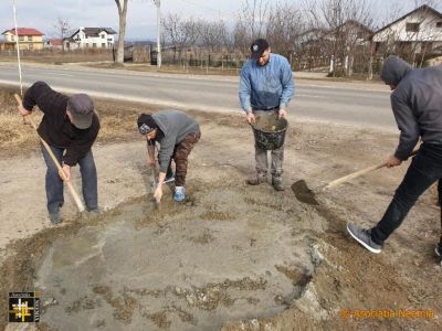 Repairing the Driveway
Keywords: feb20;pub2003m