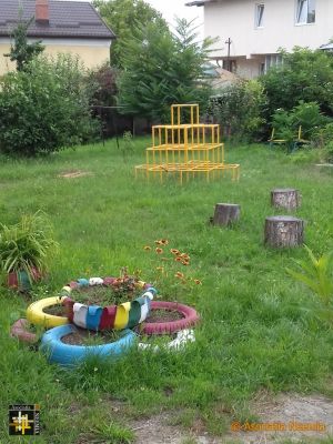 Kindergarten Garden
Keywords: jul20