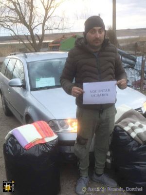 Aid for Refugees
A volunteer prepares to take blankets to the border.
Keywords: Feb22;Pub2203m