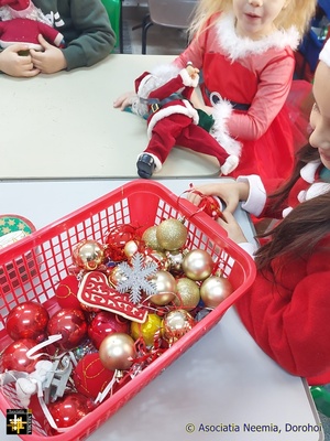 Christmas Crafts
Keywords: dec23;Schools