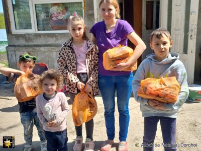 Donated Food
Keywords: Apr24;food;pub2405m
