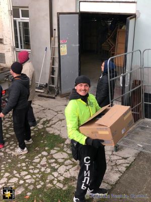 Georghe enjoys helping
Keywords: nov24;load24-02