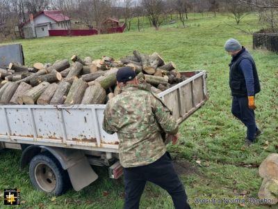A Donation of Firewood
Keywords: dec24;pub2501j;pub2503m
