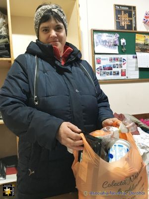 Easter Food Distribution
Keywords: apr25;Food-Donation;pub2505m