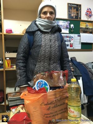 Easter Food Distribution
Keywords: apr25;Food-Donation;pub2505m