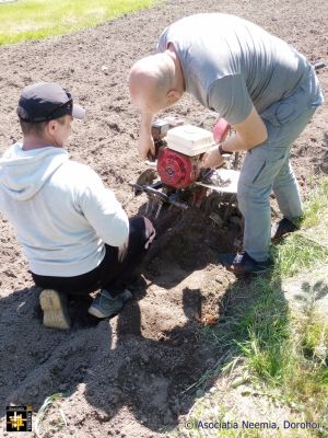 Repairing the Rotavator
Keywords: may25,pub2505m