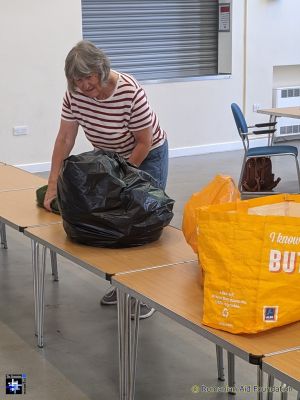 What's In The Bag?
Keywords: jul25;pub2507j;packing