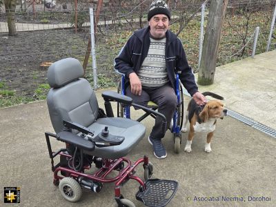 A Gift of Mobility
An amputee received an electric wheelchair
Keywords: nov25;pub2512d