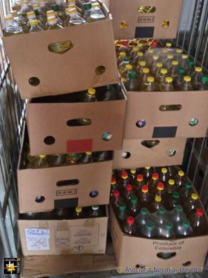 Easter Food Appeal
Plenty of cooking oil
Keywords: apr26;pub2604a