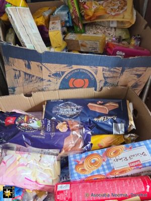 Easter Food Appeal
Biscuits and dry goods
Keywords: apr26;pub2604a